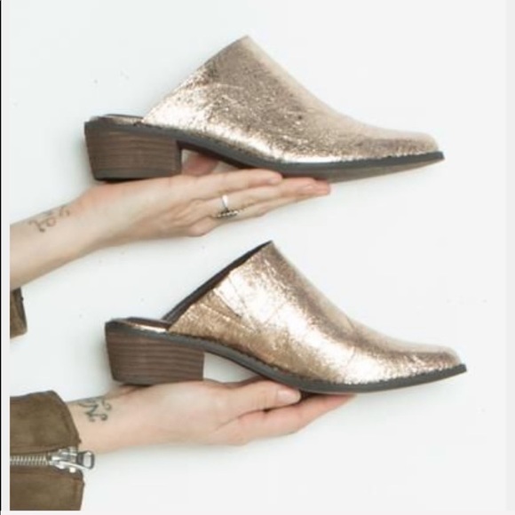 Very volatile Los Angeles Pointed block heel mules - Picture 6 of 6